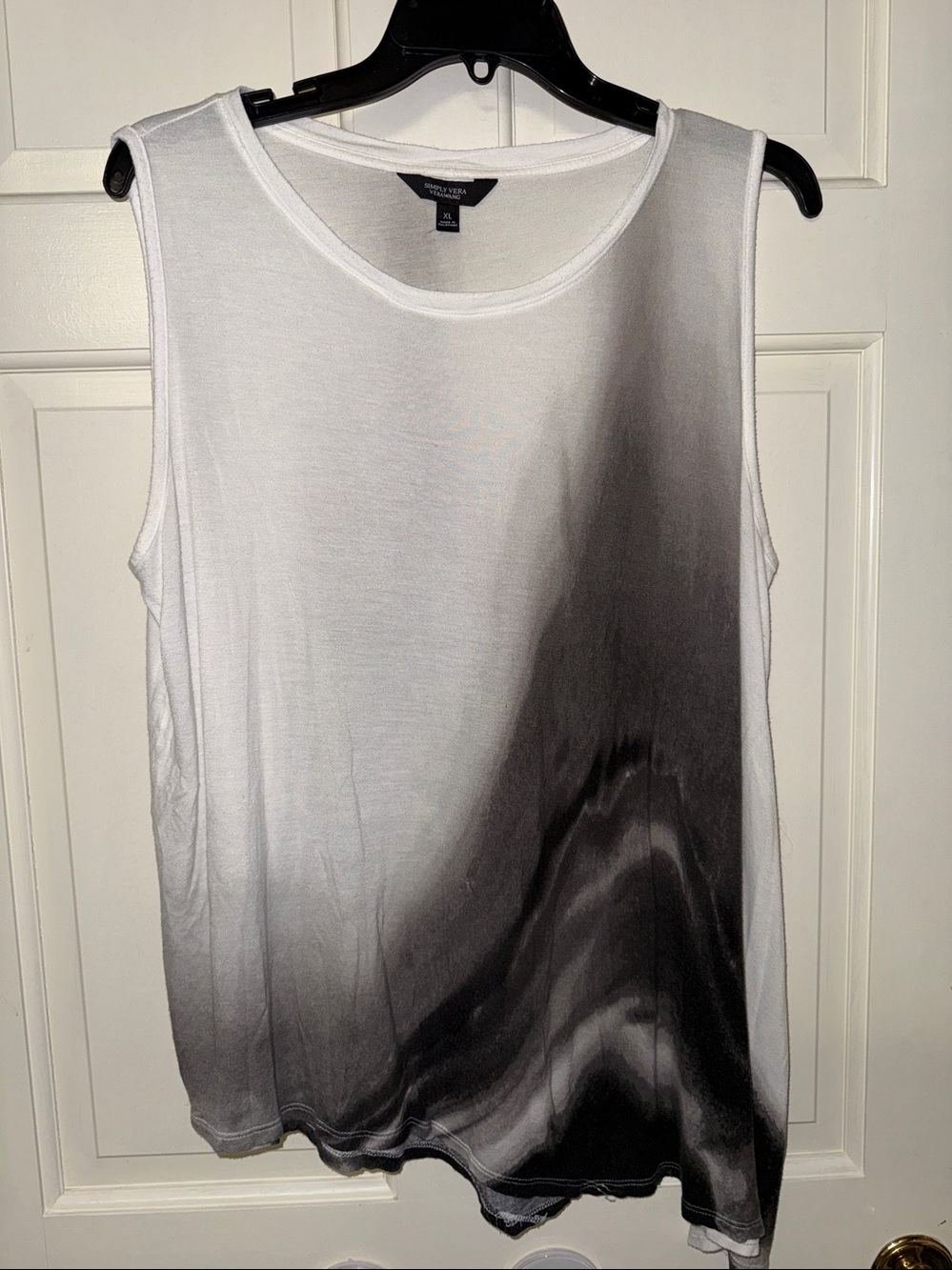 Vera Wang XL asymmetrical hem flowing hombre white, gray & black tank top